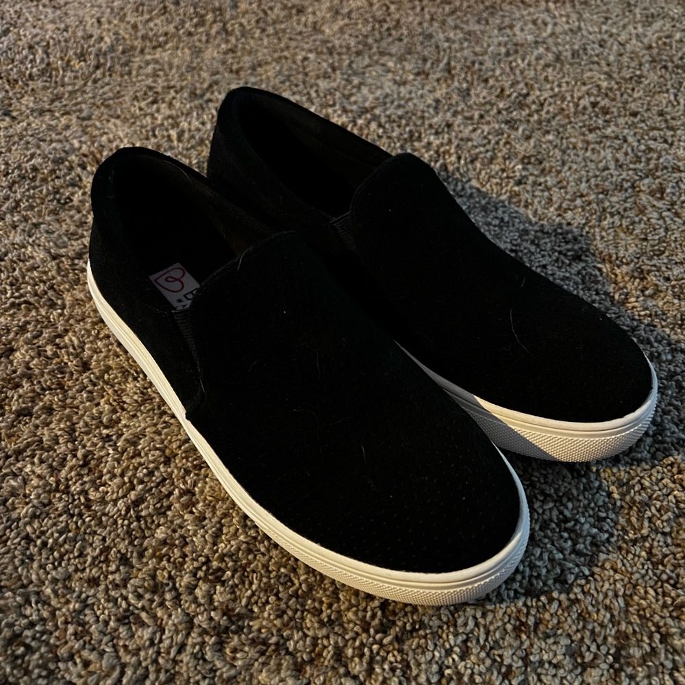 black blondo shoes